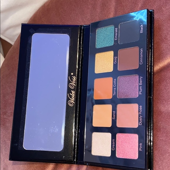 Violet Voss eyeshadow palette - Picture 2 of 2